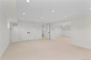 225 Hilltop St, Mahopac, NY 10541 - Photo 16