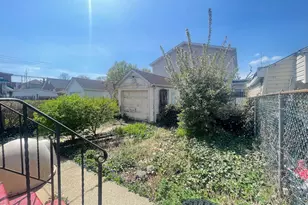 77-14 162nd St, Fresh Meadows, NY 11366 - Photo 4