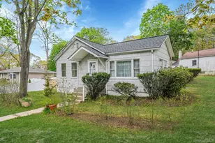 145 Locust Dr, Rocky Point, NY 11778 - Photo 2
