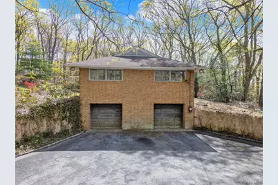 28 Picardy Lane, Syosset, NY 11791 - Photo 10