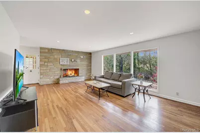 28 Picardy Lane, Syosset, NY 11791 - Photo 14