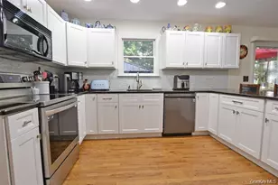 64 Glen Rd, Calverton, NY 11933 - Photo 8