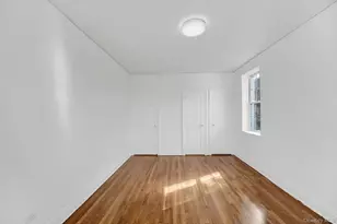 1 Ash Pl, Great Neck, NY 11021 - Photo 10