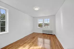 1 Ash Pl, Great Neck, NY 11021 - Photo 8
