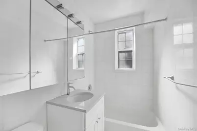 1 Ash Place #3A, Great Neck, NY 11021 - Photo 10