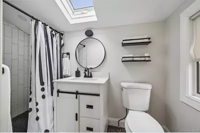 21 N Walk, Riverhead, NY 11901 - Photo 14