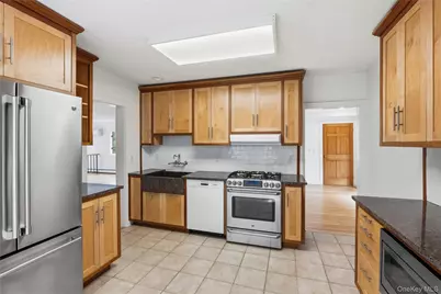 81 Old Post Road, East Setauket, NY 11733 - Photo 10