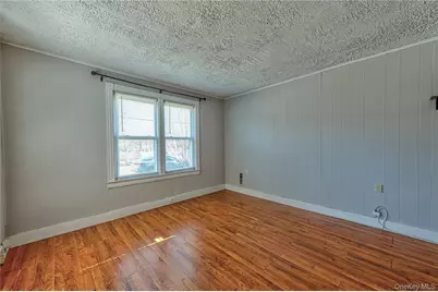 40 Bayside Avenue, Oyster Bay, NY 11771 - Photo 8