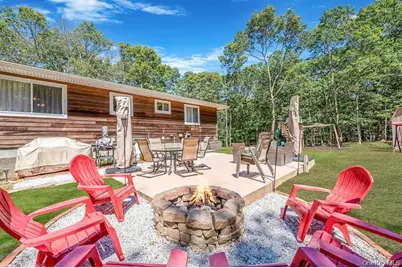 3 Emily Court, Hampton Bays, NY 11946 - Photo 4