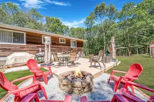 3 Emily Ct, Hampton Bays, NY 11946 - Photo 4