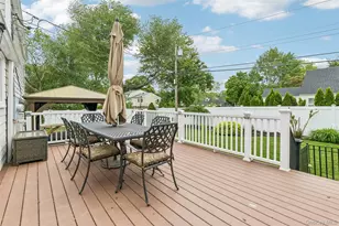 23 Middle Dr, Huntington, NY 11743 - Photo 30