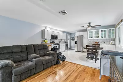 23 Middle Drive, Huntington, NY 11743 - Photo 22