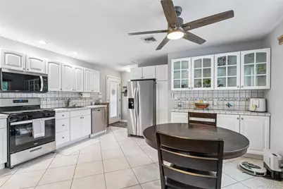 23 Middle Drive, Huntington, NY 11743 - Photo 24