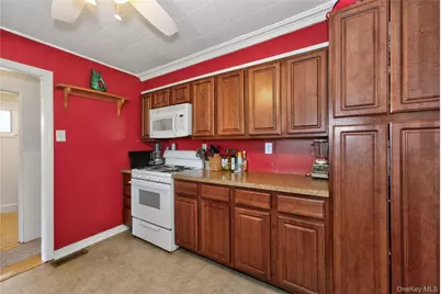19 Samstag Avenue, Ossining, NY 10562 - Photo 4