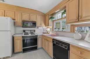 31 Sunset Dr, Huntington, NY 11743 - Photo 10