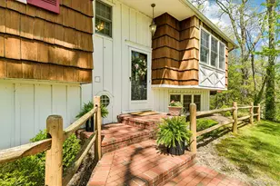 31 Sunset Dr, Huntington, NY 11743 - Photo 2