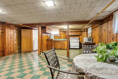 304 Old Courthouse Road, New Hyde Park, NY 11040 - Photo 26