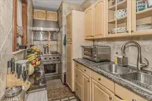 21 Chauncey Pl, Woodbury, NY 11797 - Photo 16