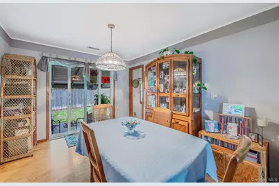 22 Beacon Drive, Sound Beach, NY 11789 - Photo 8