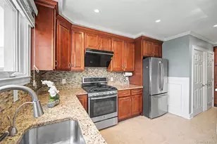 282 Houston Ave, Mineola, NY 11501 - Photo 20