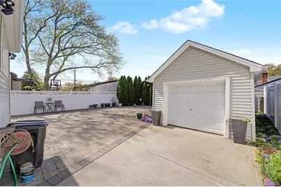 282 Houston Avenue, Mineola, NY 11501 - Photo 34