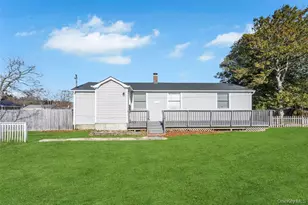209 Jamaica Ave, Medford, NY 11763 - Photo 6