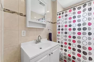 646 Benris Ave, Franklin Square, NY 11010 - Photo 10