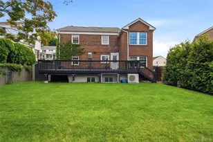 32 Huntington Dr, Yonkers, NY 10704 - Photo 4