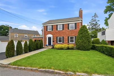 32 Huntington Drive, Yonkers, NY 10704 - Photo 2
