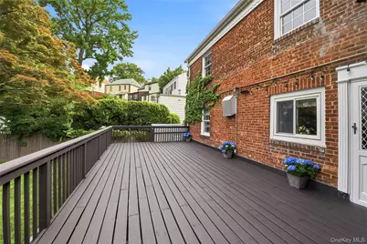 32 Huntington Drive, Yonkers, NY 10704 - Photo 6