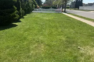 1 Hamlet Rd, Levittown, NY 11756 - Photo 26