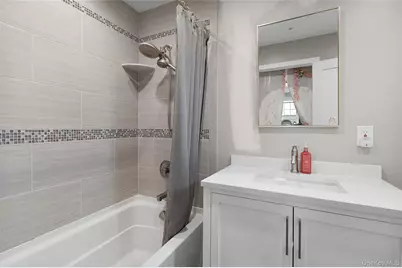 14 Michalis Court, West Islip, NY 11795 - Photo 18