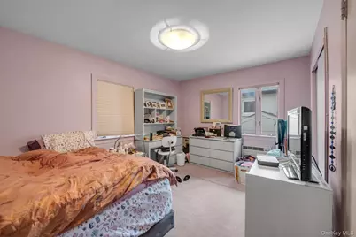 7906 214th Street, Oakland Gardens, NY 11364 - Photo 14