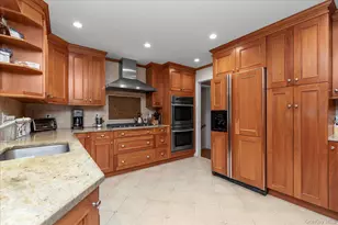 37 Rose Ln, East Rockaway, NY 11518 - Photo 8