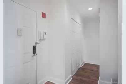 100 New Roc City Plaza #403, New Rochelle, NY 10801 - Photo 6