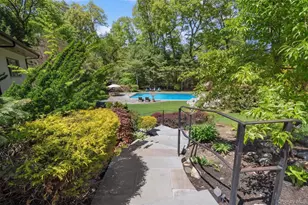 55 Rolling Hill Ln, Old Westbury, NY 11568 - Photo 36