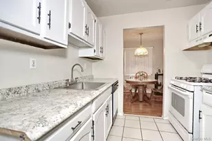 8 Church Ln, Valley Cottage, NY 10989 - Photo 10