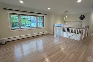 59 Dover St, Lindenhurst, NY 11757 - Photo 4