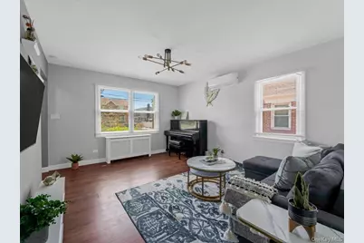 35 79th Avenue, New Hyde Park, NY 11040 - Photo 4