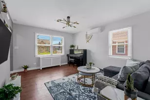 35 79th Ave, New Hyde Park, NY 11040 - Photo 4