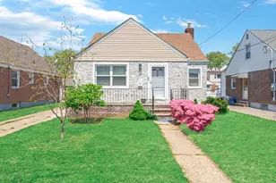 35 79th Ave, New Hyde Park, NY 11040 - Photo 1