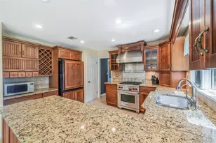 4 Carol Ct, Mount Sinai, NY 11766 - Photo 6