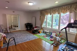 15 Somerset Dr S, Great Neck, NY 11020 - Photo 6