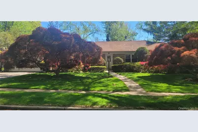 15 Somerset Drive S, Great Neck, NY 11020 - Photo 2