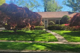 15 Somerset Dr S, Great Neck, NY 11020 - Photo 2