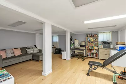 1051 Roselle Place, Woodmere, NY 11598 - Photo 14