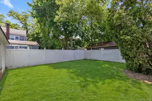 1051 Roselle Pl, Woodmere, NY 11598 - Photo 18