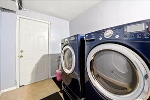 193 Kearney Ave, Bronx, NY 10465 - Photo 16