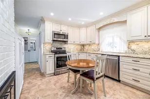 12 Link Ln, Hicksville, NY 11801 - Photo 4