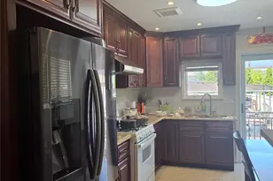 150-31 17th Rd, Whitestone, NY 11357 - Photo 4